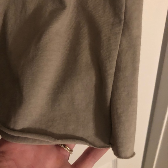 Zara distressed basic tan tee 🖤 - Picture 4 of 4